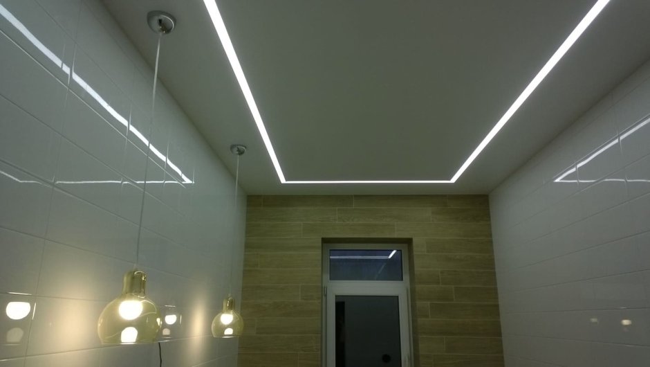 Светодиодные линии на натяжном потолке