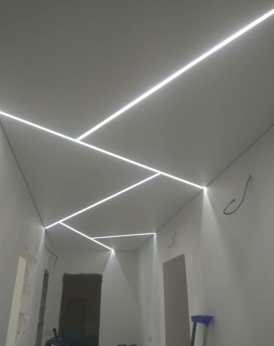 Контурная подсветка потолка