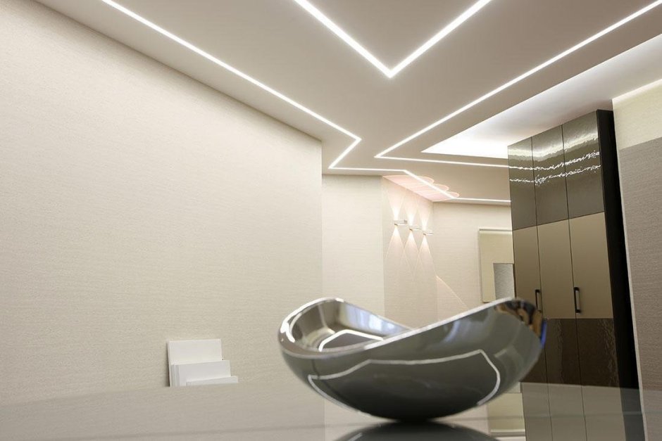 Световые линии в интерьере