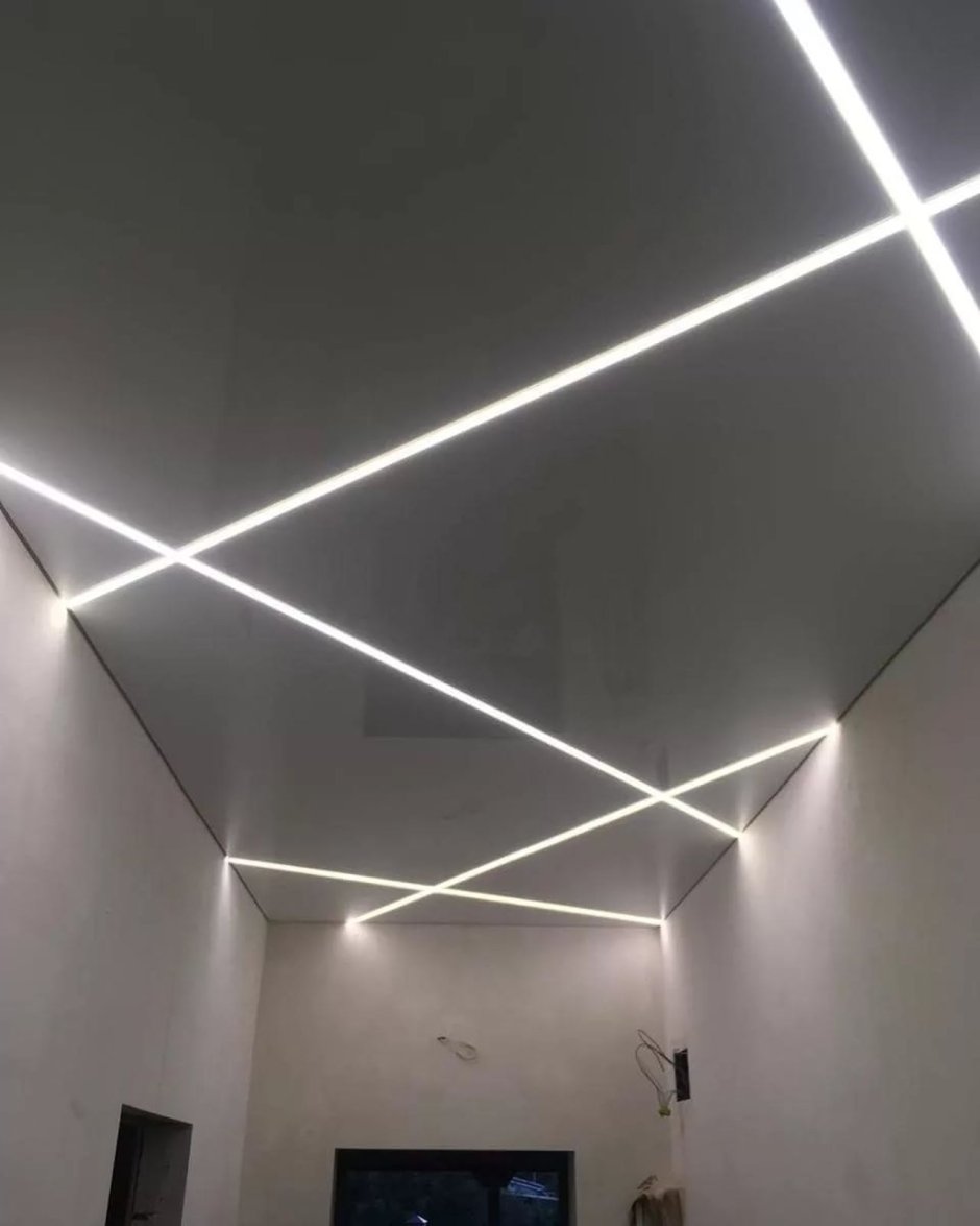 Светящиеся линии на потолке