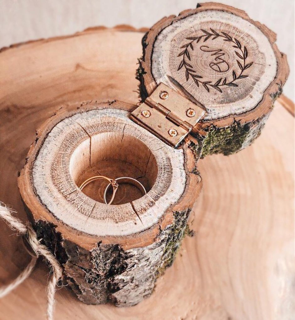 Шкатулка из спилов дерева
