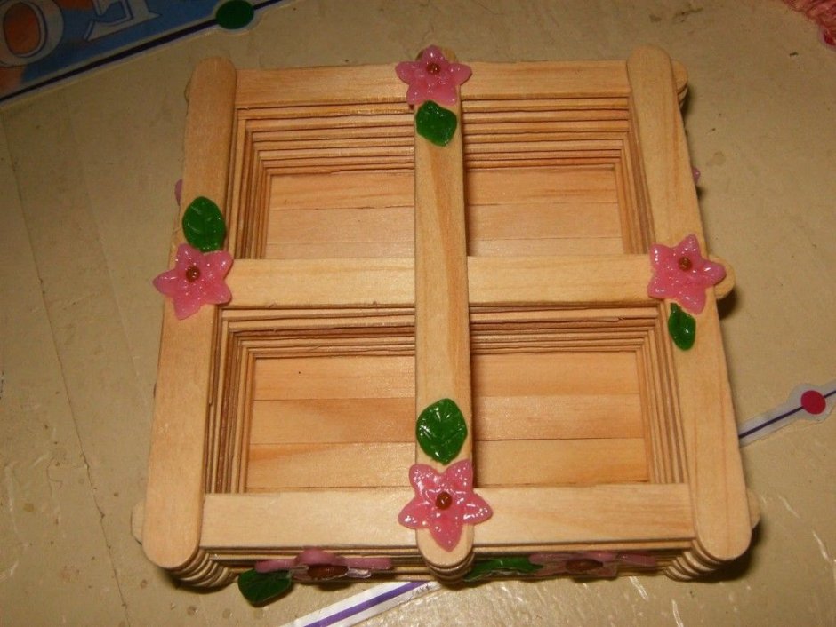 Скамейка из палочек для суши