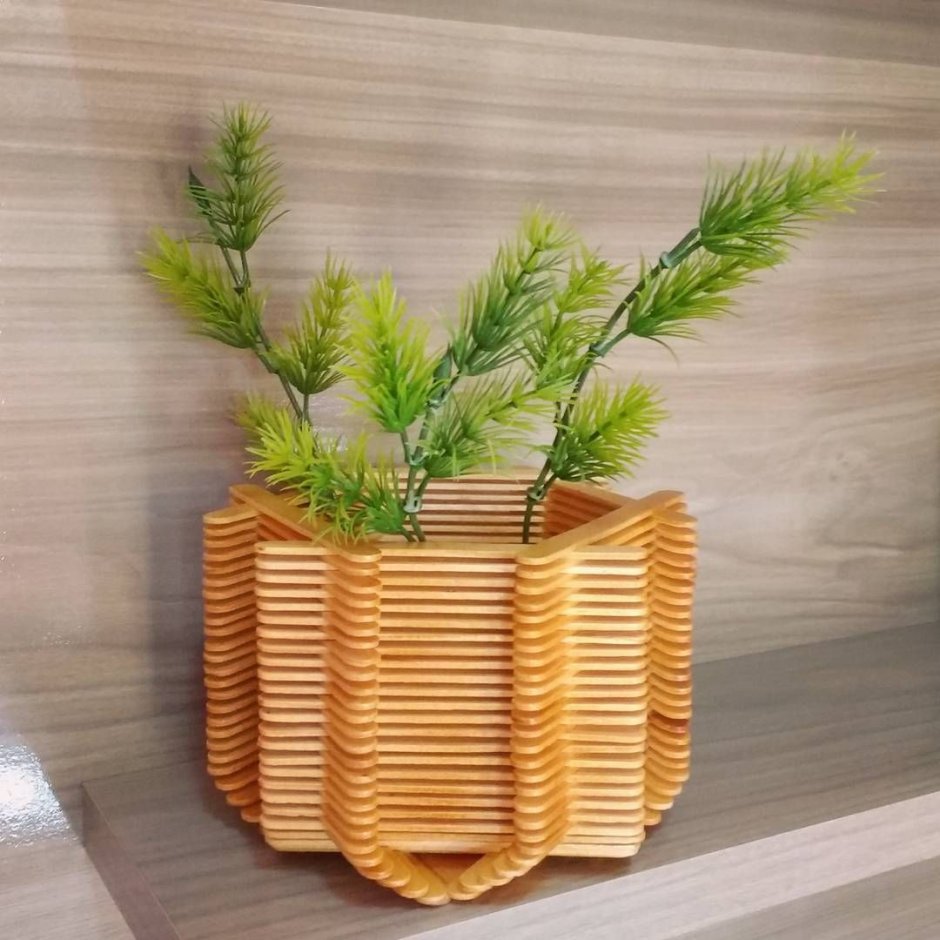 Кашпо из бамбуковых палочек