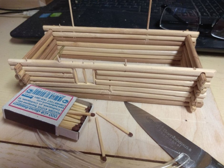 Ваза из палочек для суши