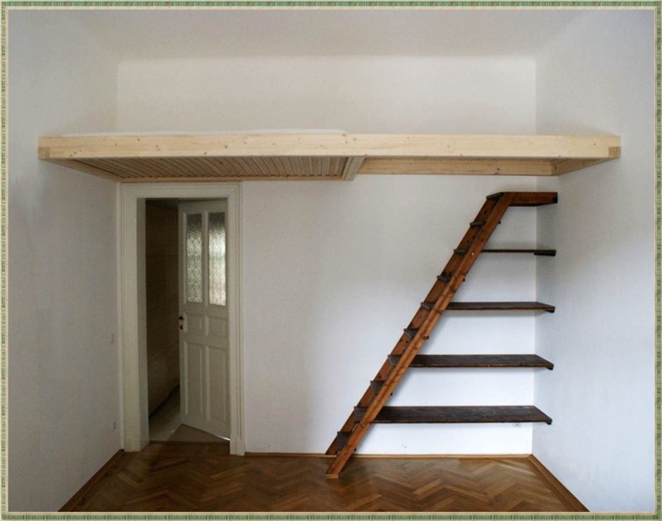 Лестница на антресольный этаж
