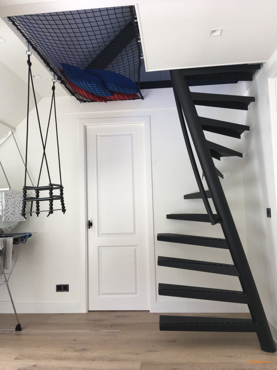 Лестница лофт в антресольный этаж