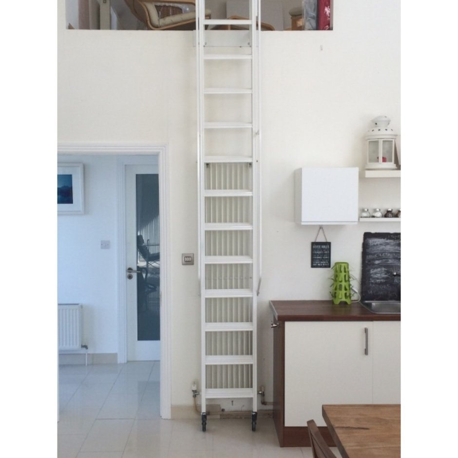 Лестница шкаф на антресольный этаж