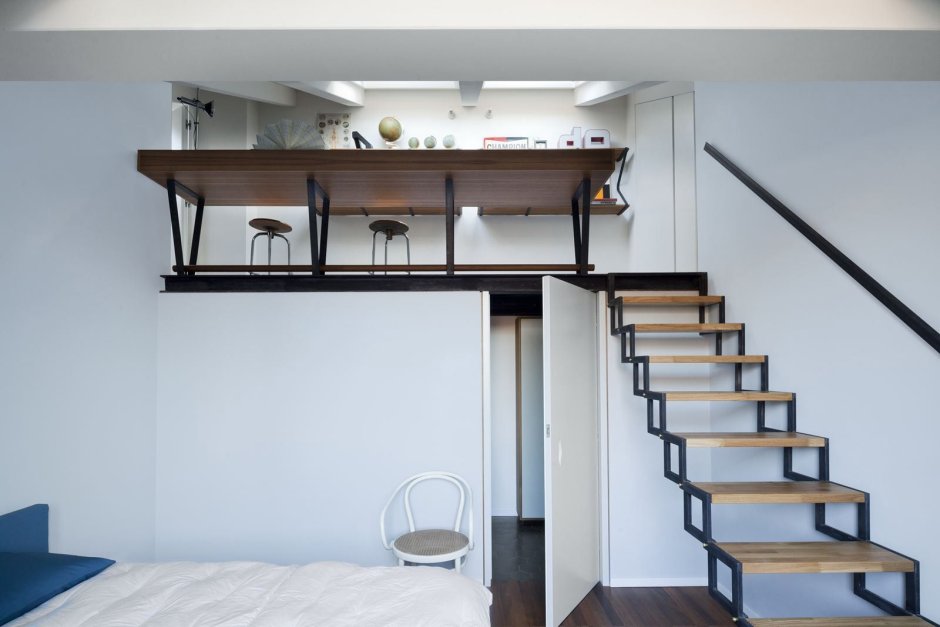Скрытая лестница на чердак