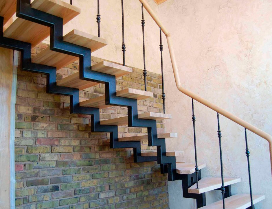 Ступени косоур из профильной трубы 40 40