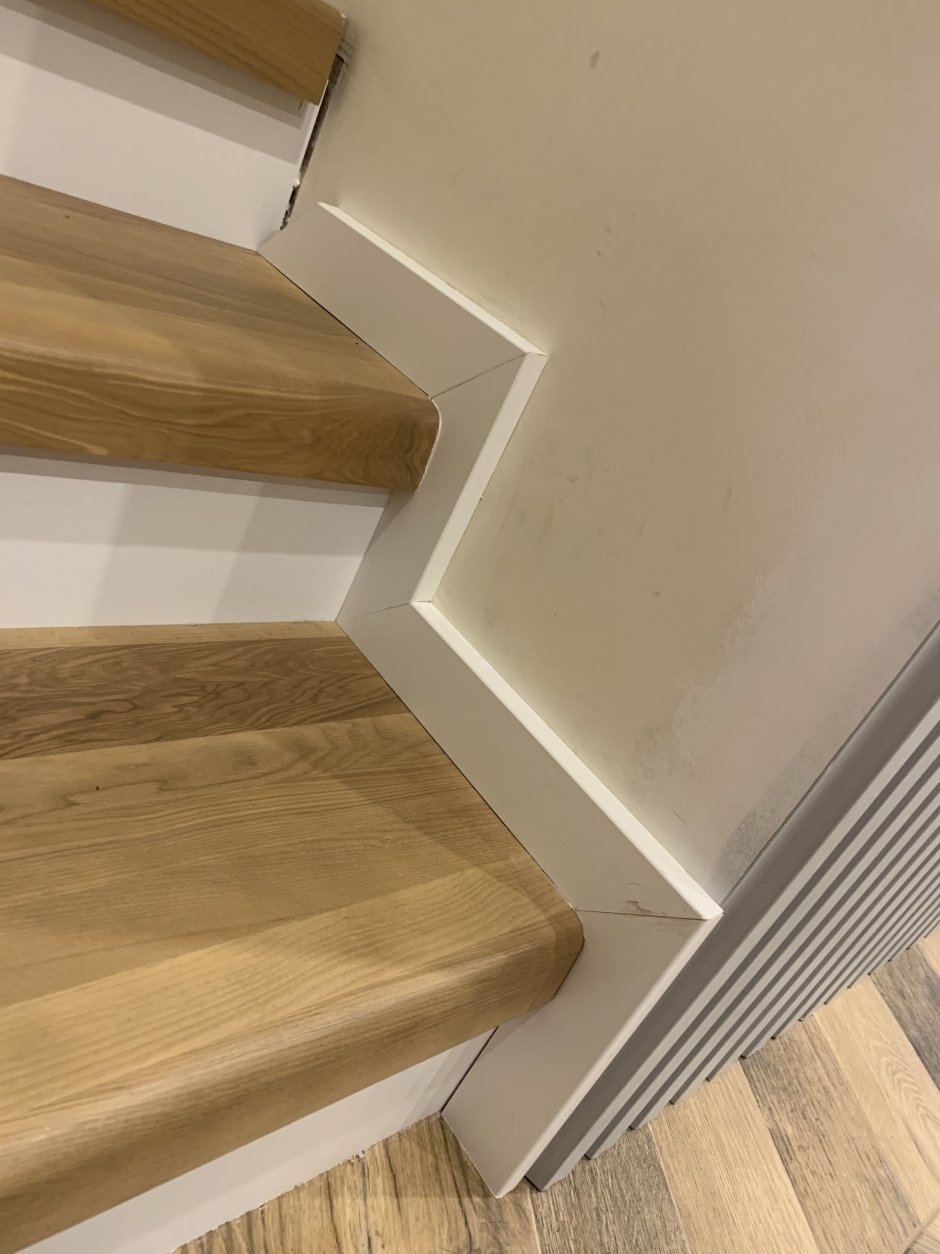 Плинтус для ступеней деревянных