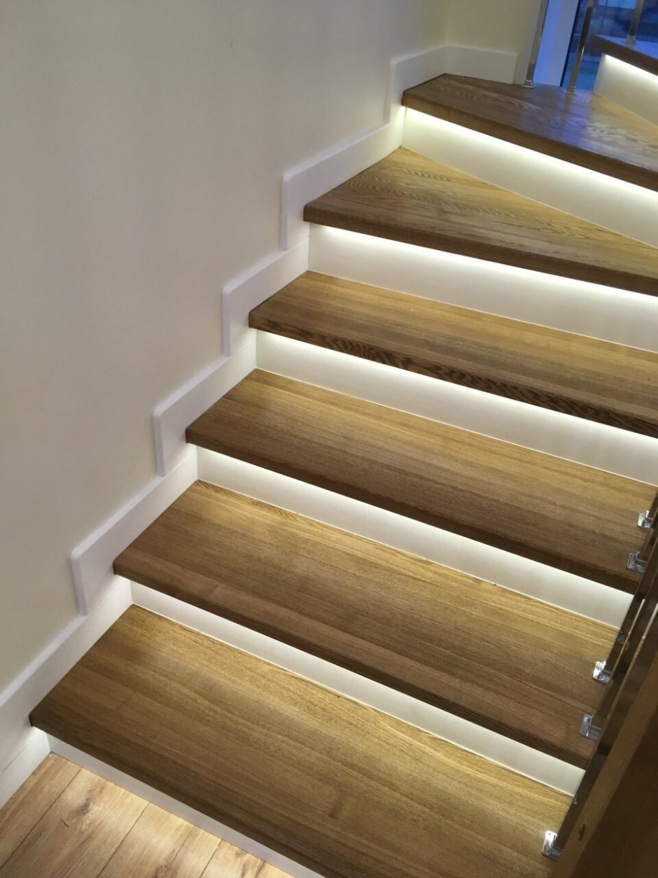 Плинтус на лестнице