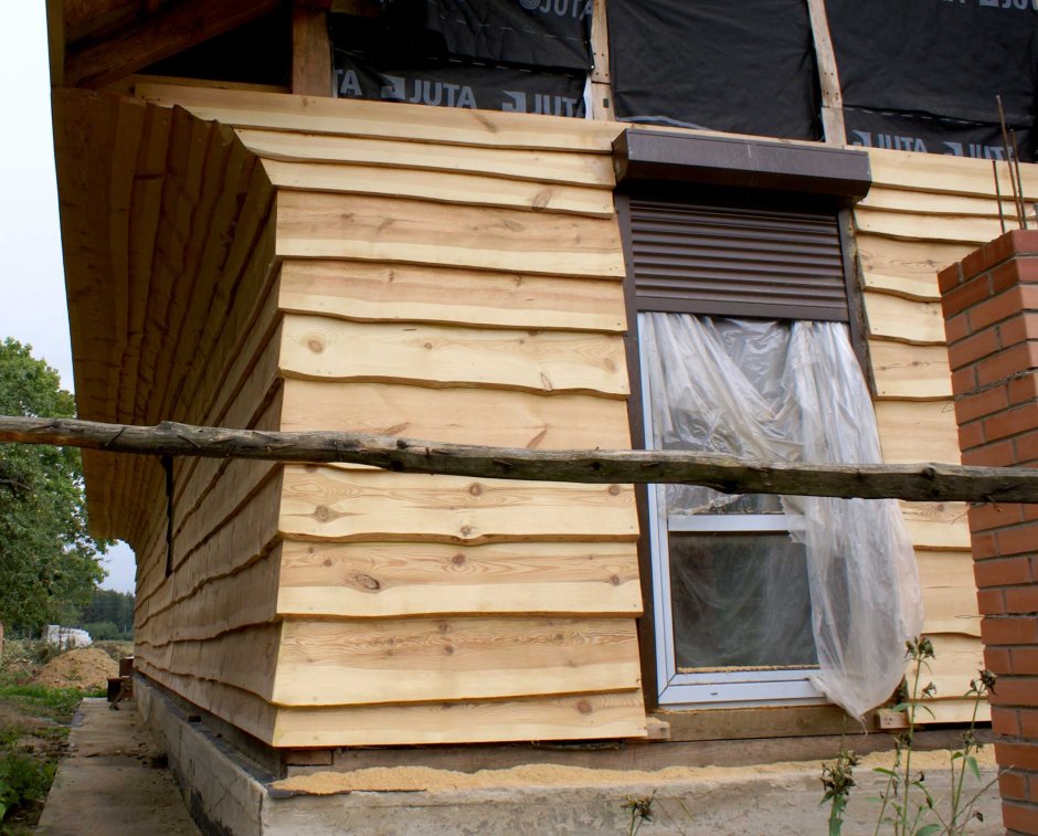 Наружная отделка необрезной доской