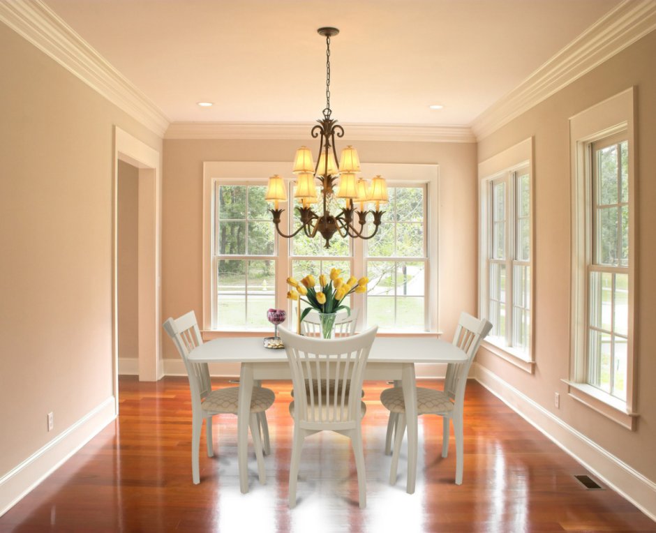 Потолочный плинтус в интерьере