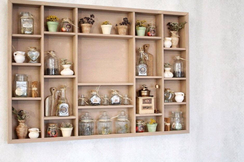 Открытая полочка для специй
