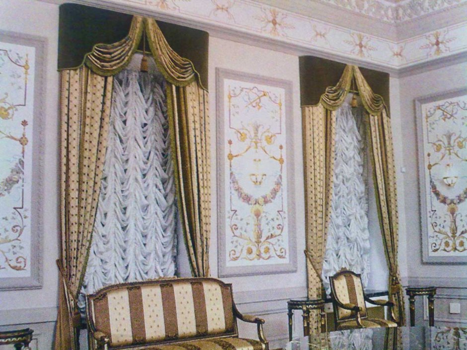 Французские шторы в гостиную в классическом стиле