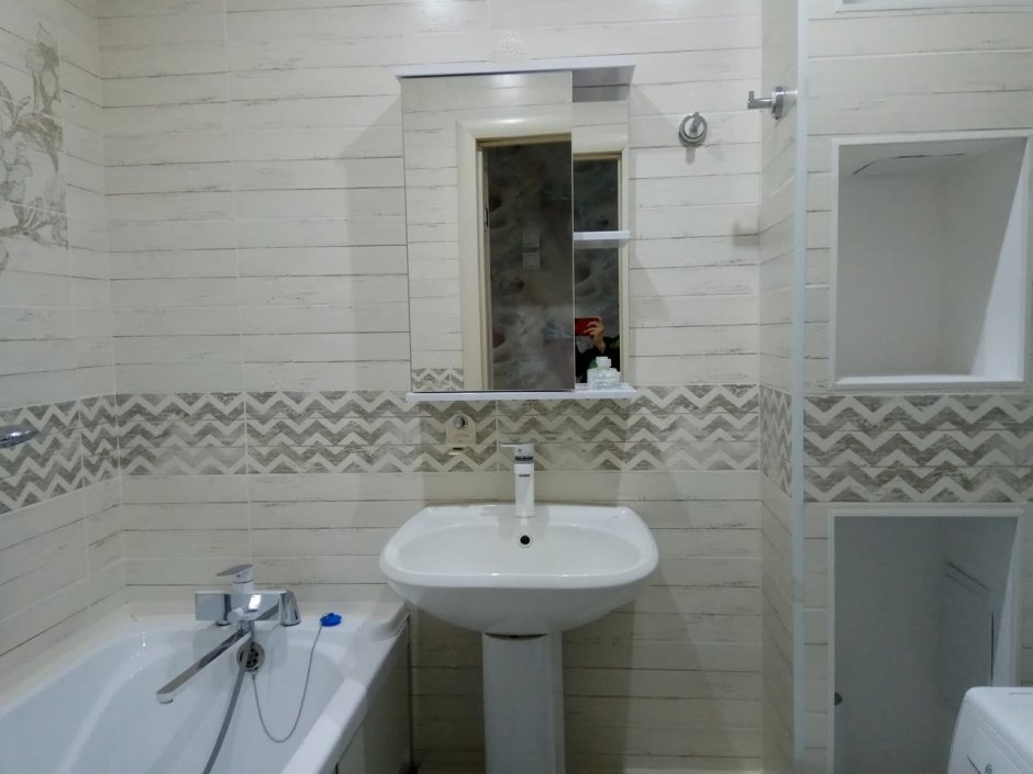 Ванная комната в прованском стиле узкая