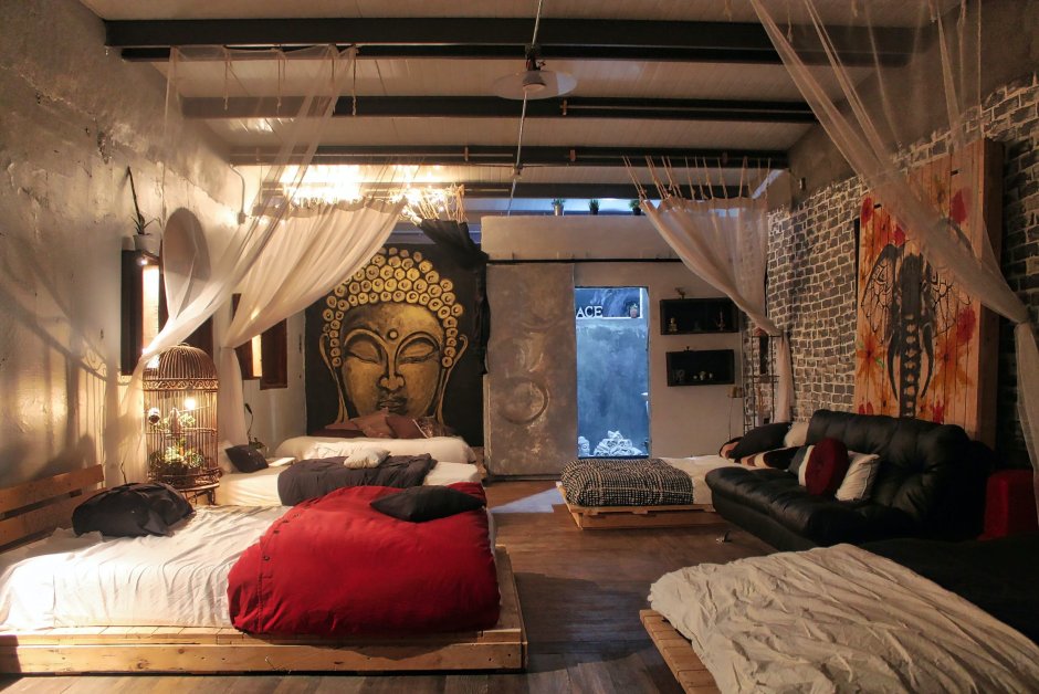 Интерьер спальни в буддийском стиле