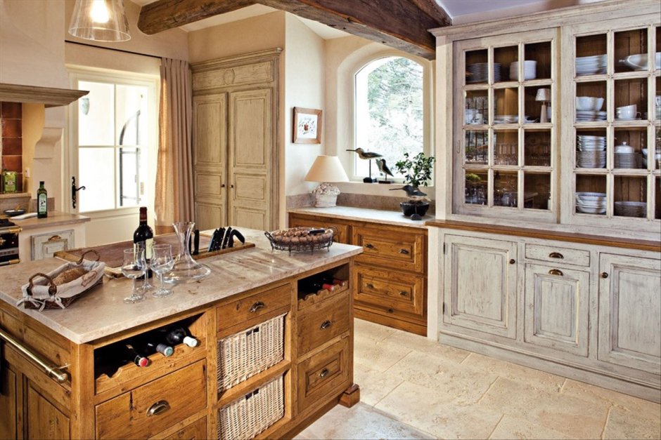 Кухонный гарнитур в старинном стиле