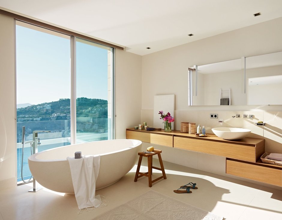 Ванная комната с панорамным окном