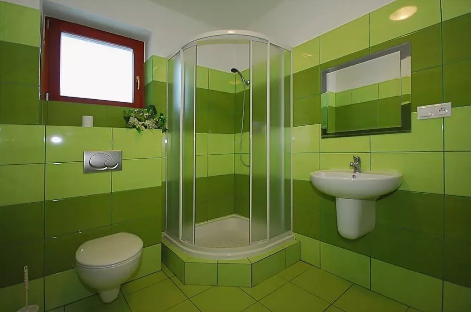Душевая комната в зеленом цвете