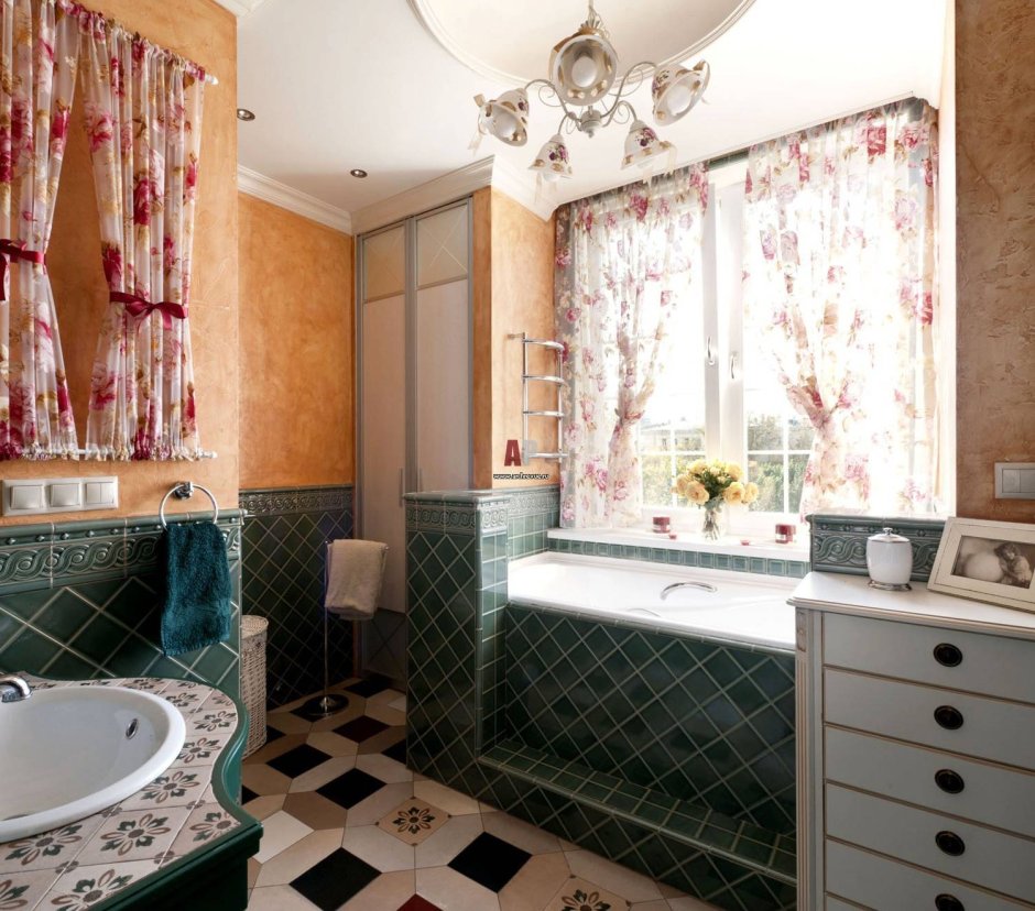 Ванная комната с окном в стиле Прованс