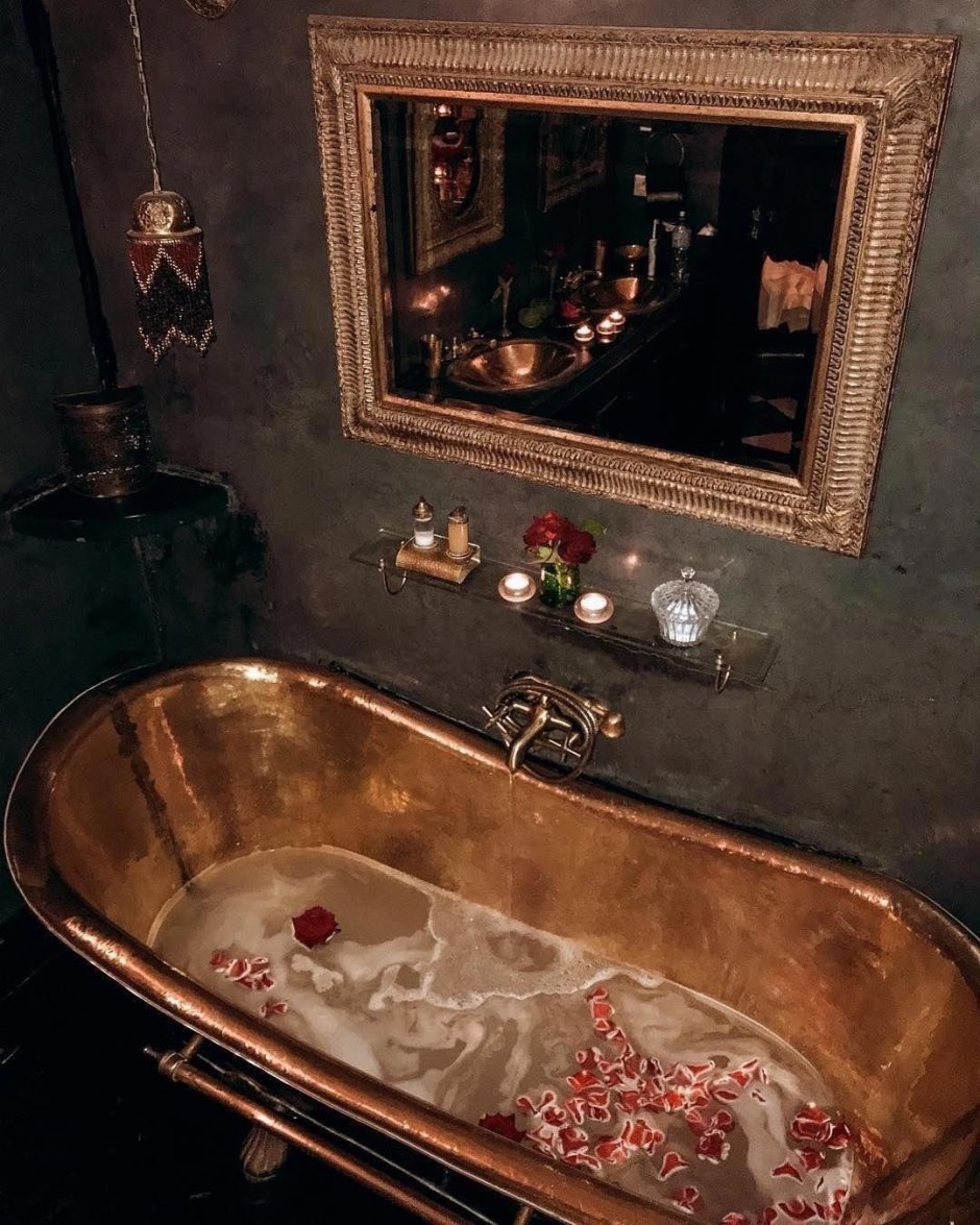 Старинная ванна