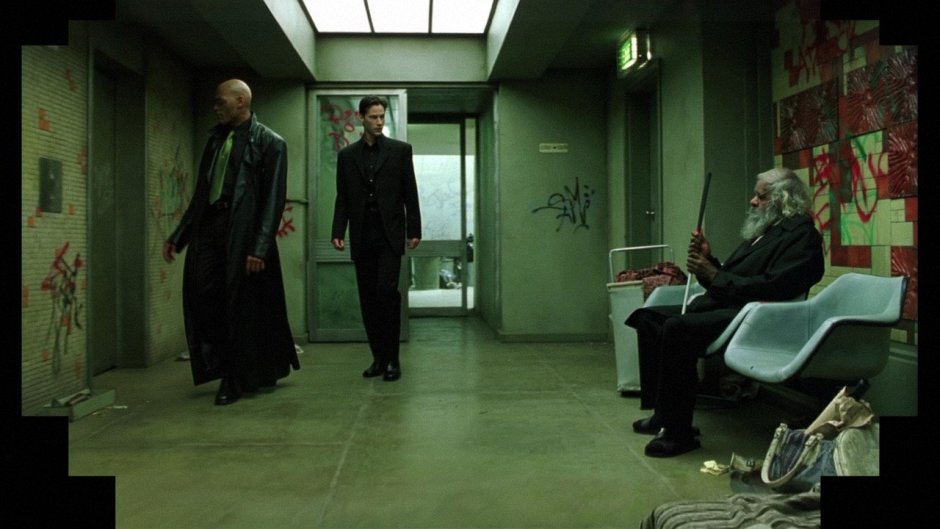 Заброшенная комната кресло