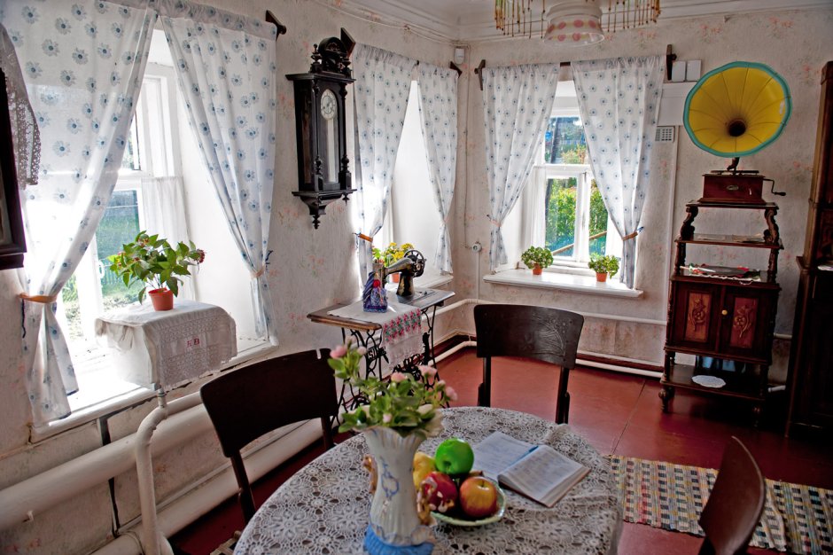 Занавески в деревянном доме в стиле Прованс