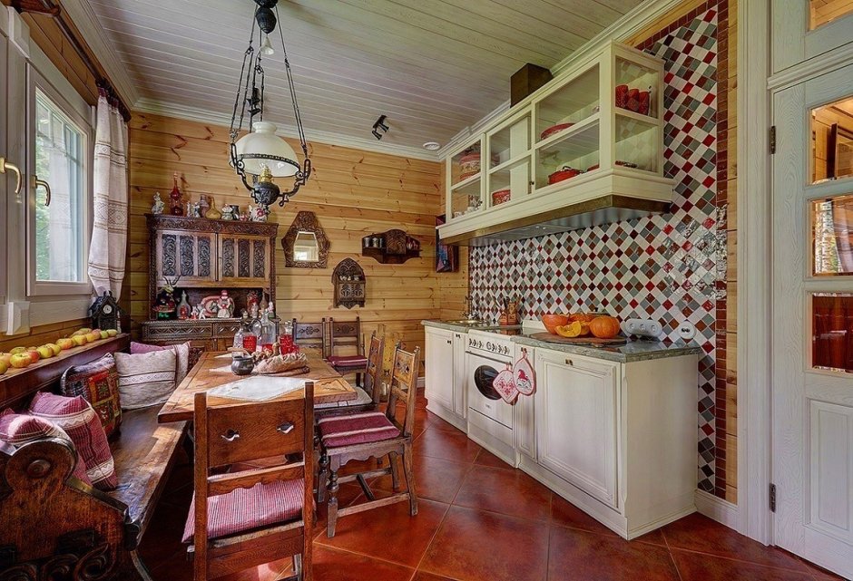 Старая дача внутри