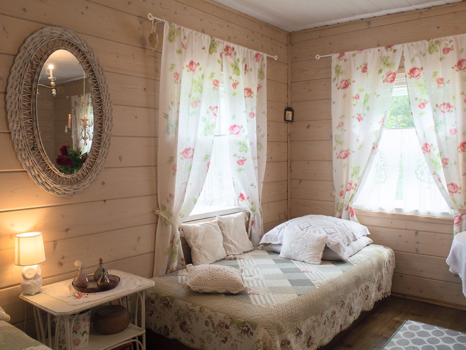 Деревенский домик внутри