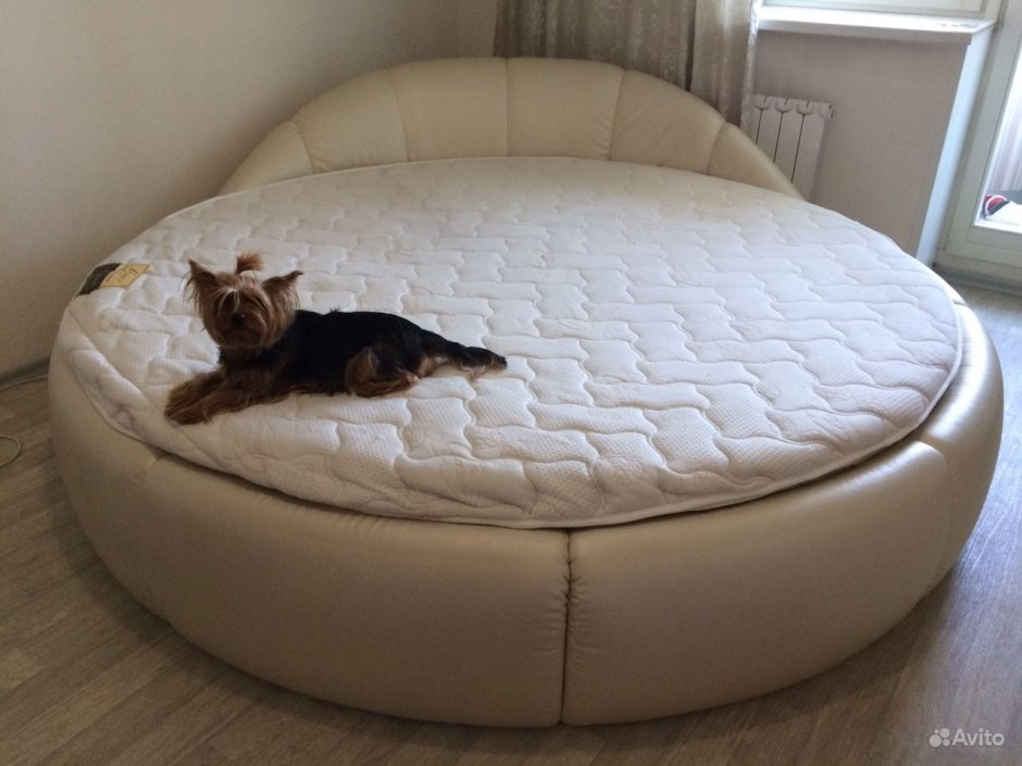 Круглая кровать в японском стиле