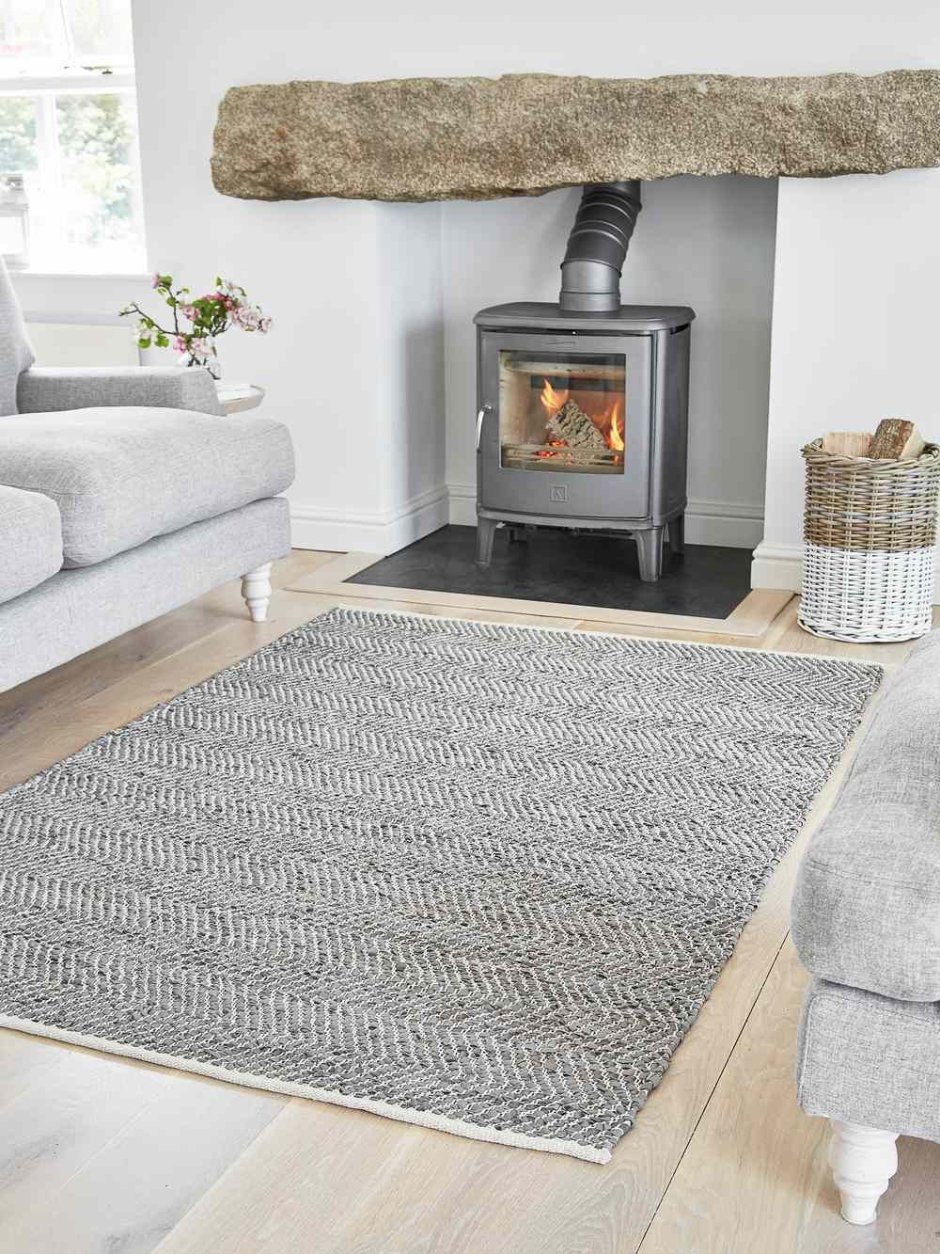 Серый ковер в интерьере