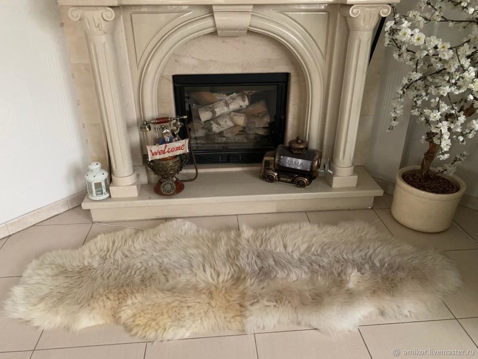 Ковер из овечьей шкуры