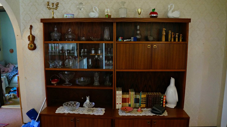 Советский интерьер 80-х сервант