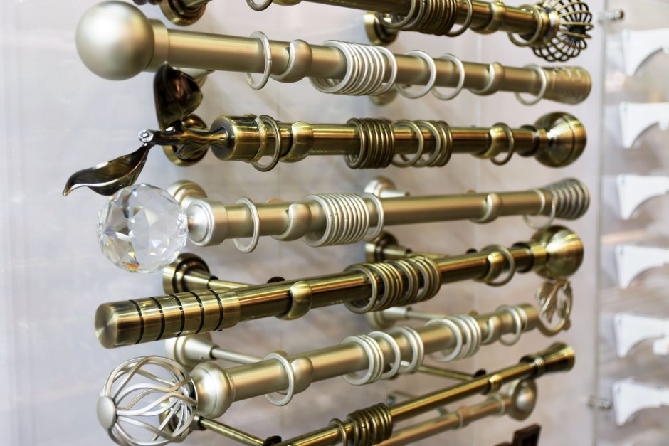 Деревянный карниз на стену