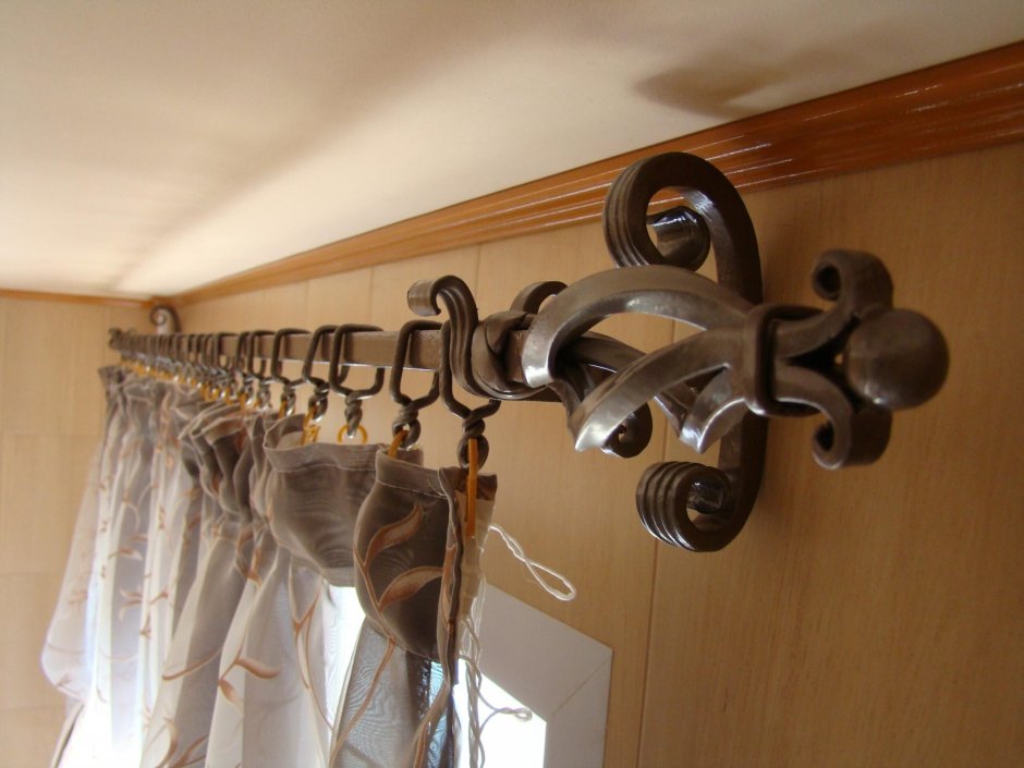 Карниз для штор кафе Леруа Мерлен