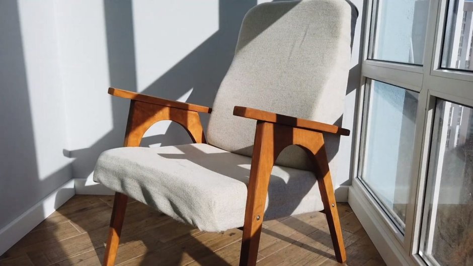 Отреставрированное советское кресло