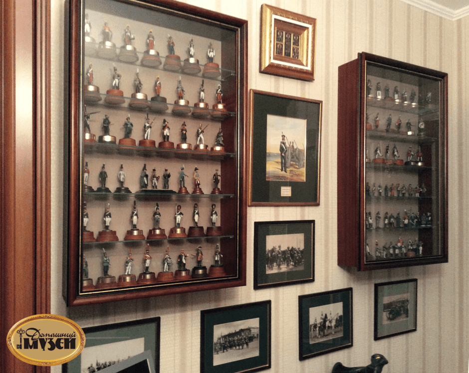 Витрина навесная стеклянная