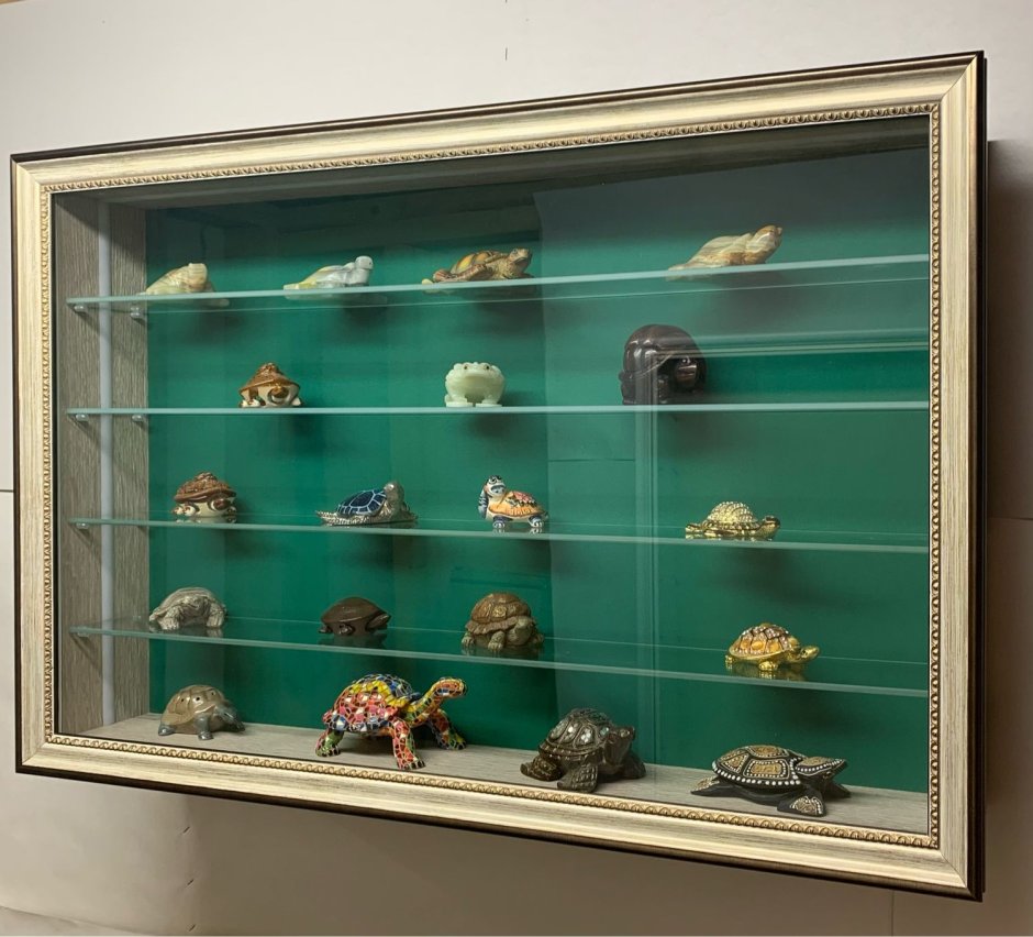 Витрина для коллекций настенная