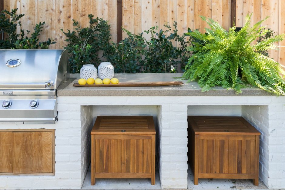 Деревянная уличная кухня