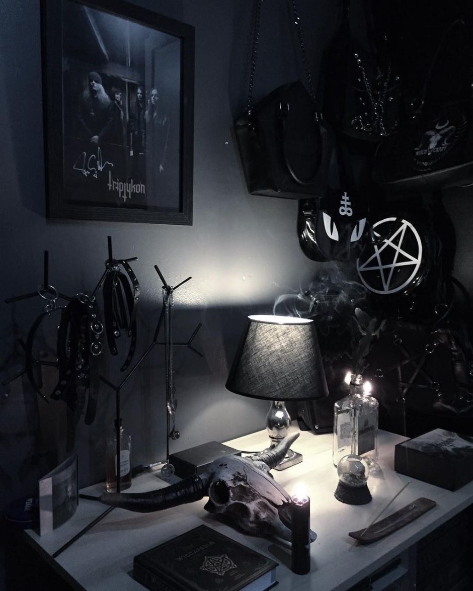 Эстетика комнаты Готика Грандж