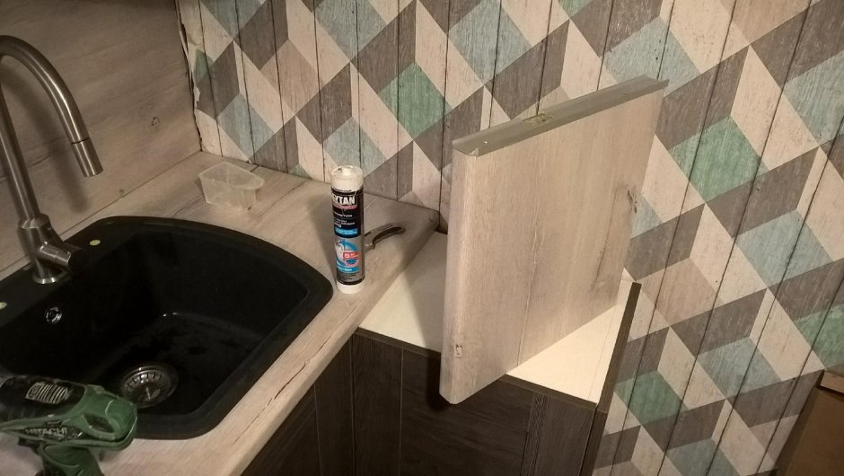 Кухня брут Леруа Мерлен