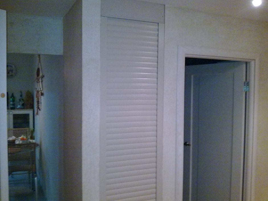 Жалюзи вместо двери в кладовку