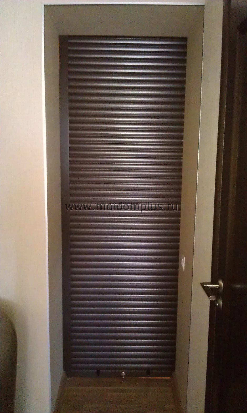 Двери жалюзи для кладовки