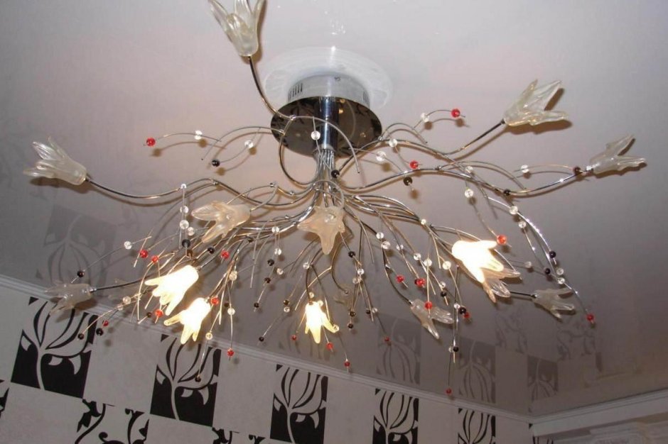 Утопка люстры в натяжной потолок