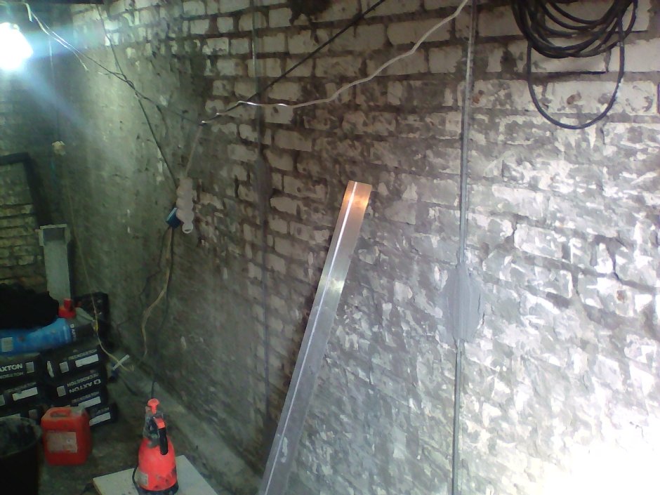 Заштукатуренный гараж