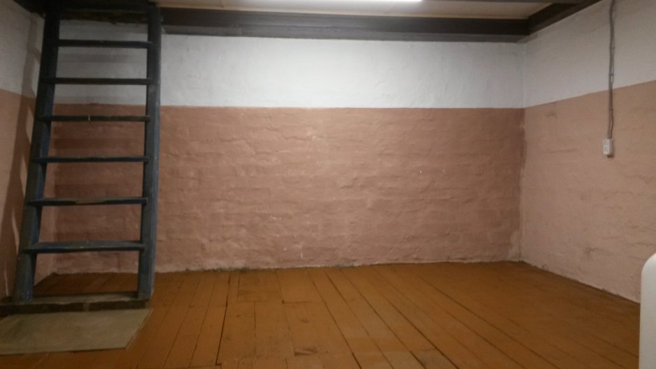 Декоративная штукатурка гаража внутри