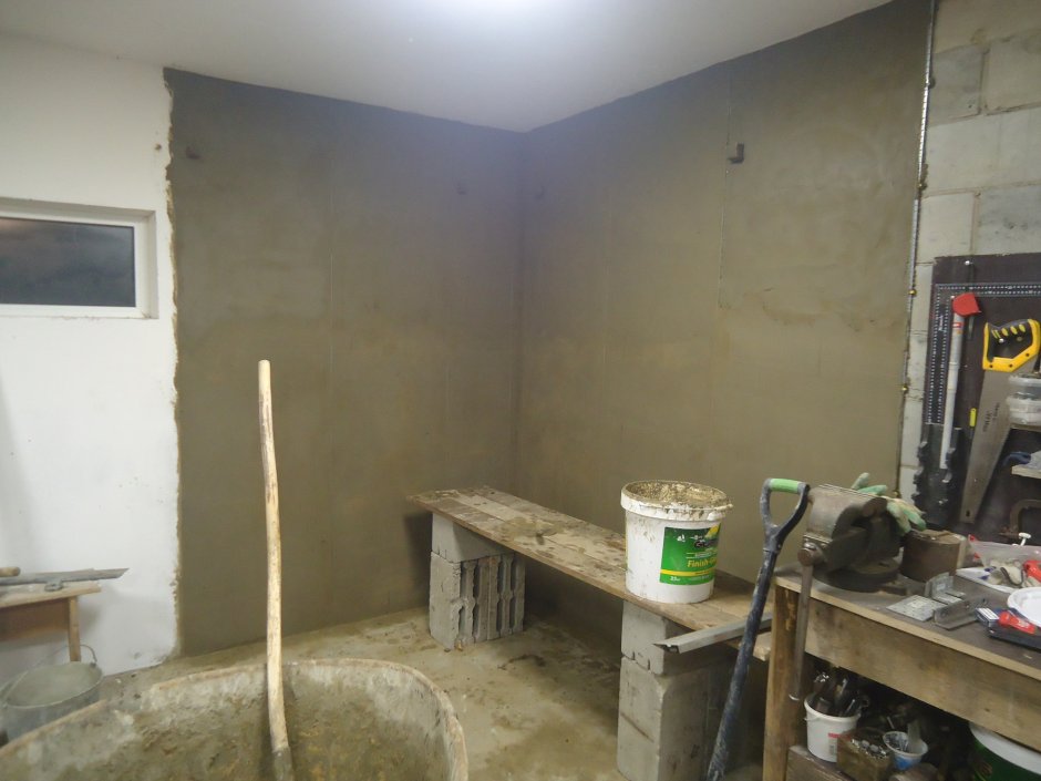 Штукатурка стен в гараже