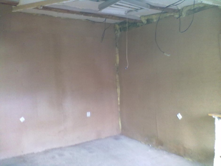 Отштукатуренный гараж изнутри