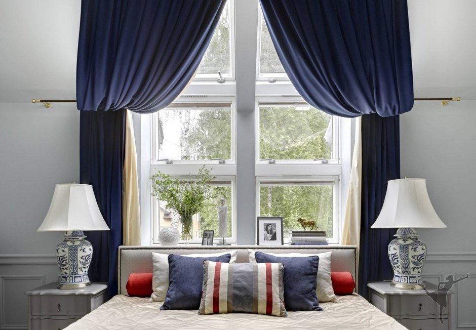 Синие шторы в интерьере